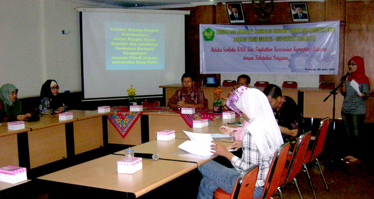 TI- UBH Latih Masyarakat Koto Gadang Payakumbuh Promo On-Line