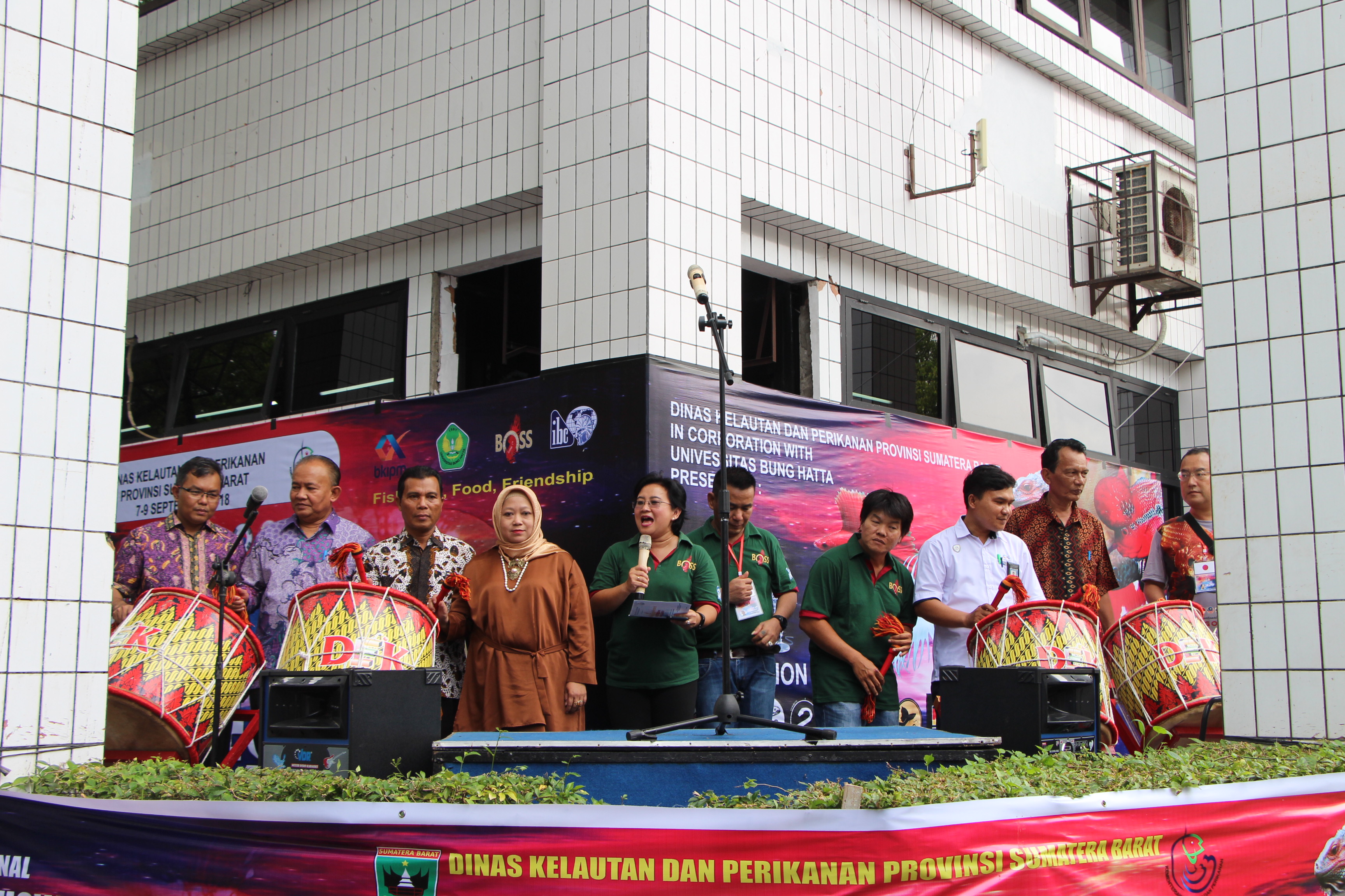 Pembukaan Acara Kontes Kecantikan Ikan Cupang Hias di Univ. Bung Hatta