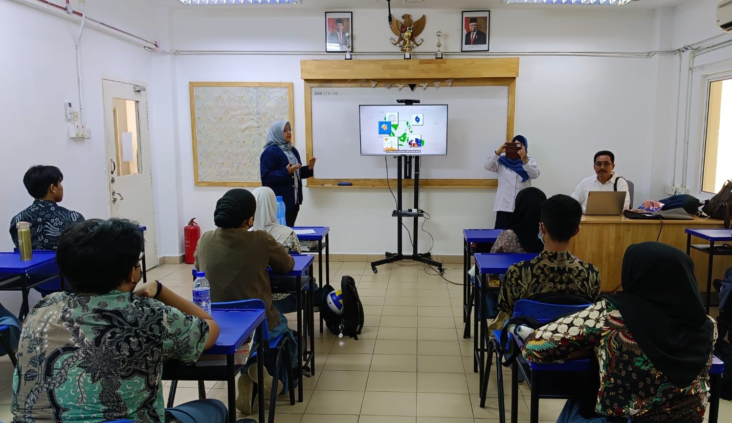 Pengabdian Kepada Masyarakat Internasional  Dosen dan Mahasiswa FEB-UBH di Malaysia