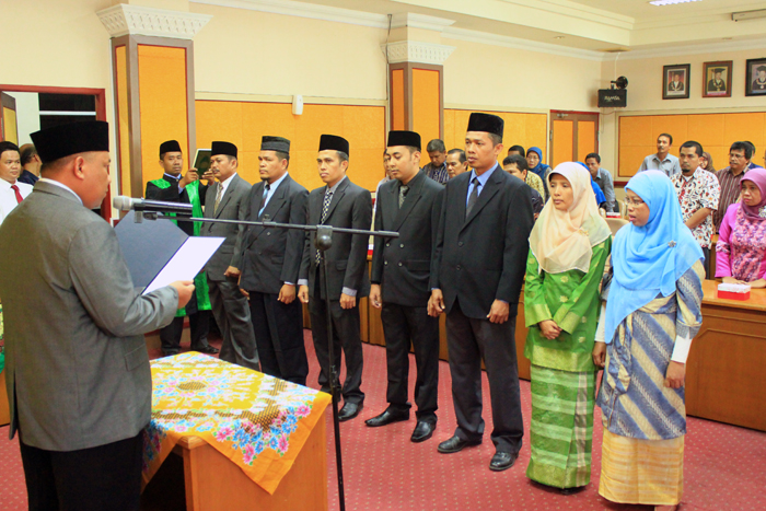 Rektor Lantik 9 Pejabat Struktural, 9 Tugas Berat Menanti