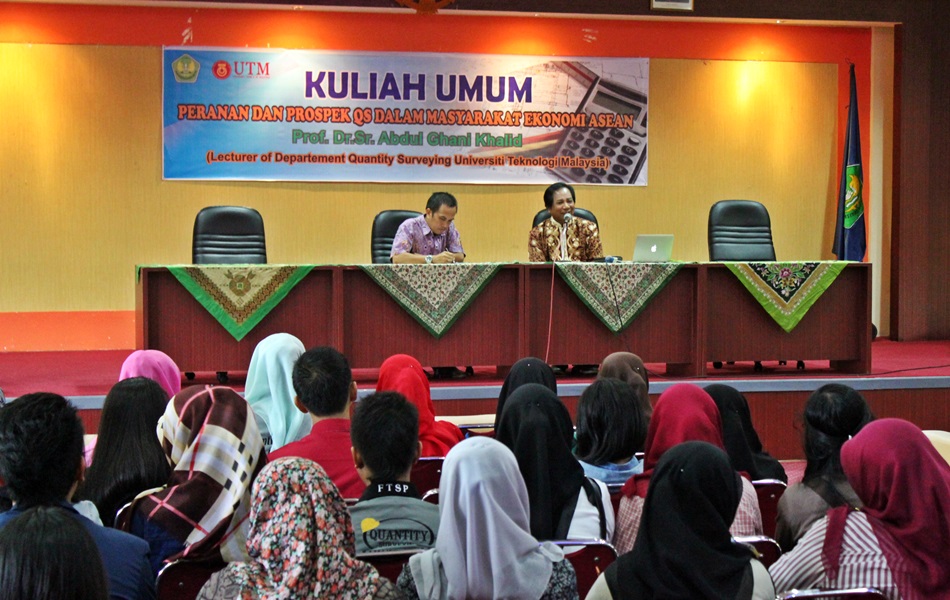 QS UBH Berikan Pemahaman Profesi Lulusan Lewat Kuliah Umum