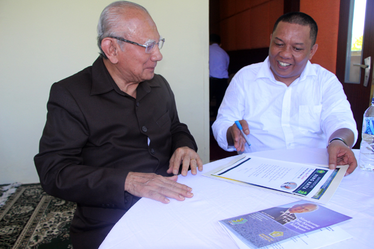 Prof. Emil Salim :  Samudera Hindia Pilihan Masa Depan.