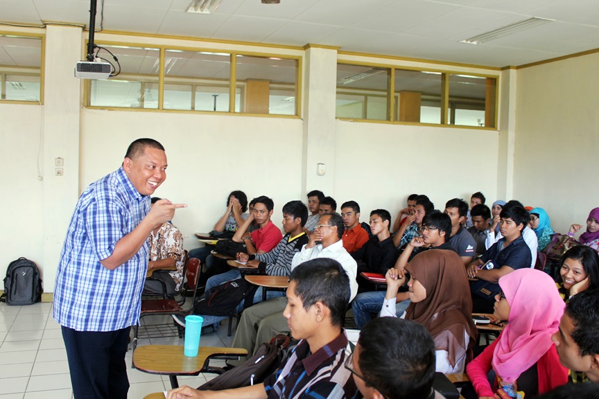 Niki Lukviarman: Mahasiswa Harus Bernyali Memutuskan