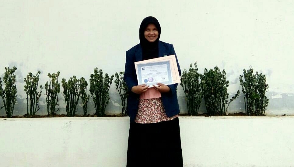 Ria Puspita Fitri mahasiswa Sastra Inggris Universitas Bung Hatta Juara 5 Mahasiswa Berprestasi Tingkat Kopertis X Tahun 2017