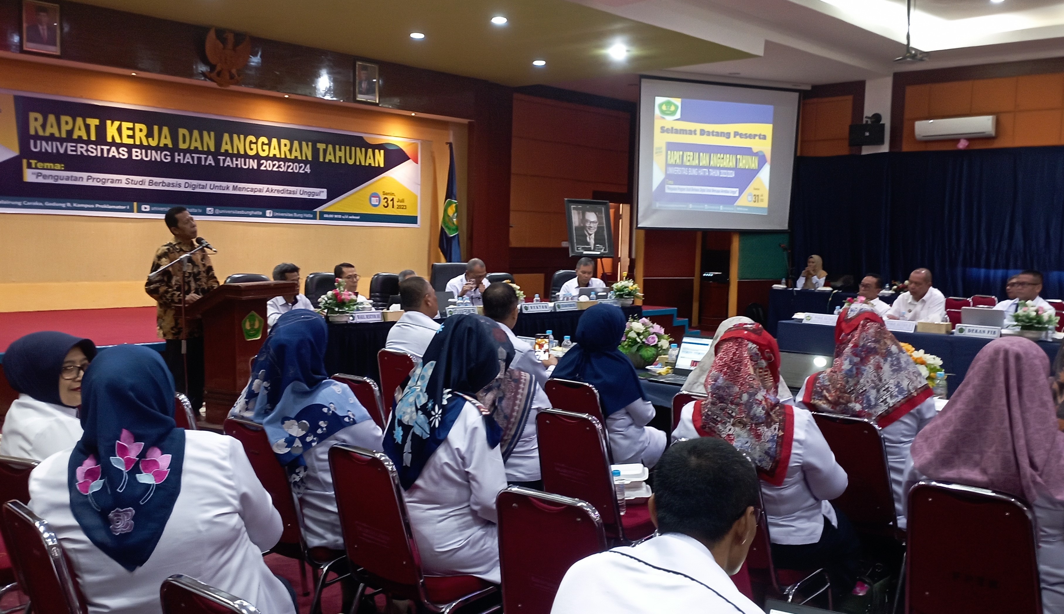 RKAT Universitas Bung Hatta 2023 : "Penguatan Program Studi Berbasis Digital Untuk Mencapai Akreditasi Unggul"