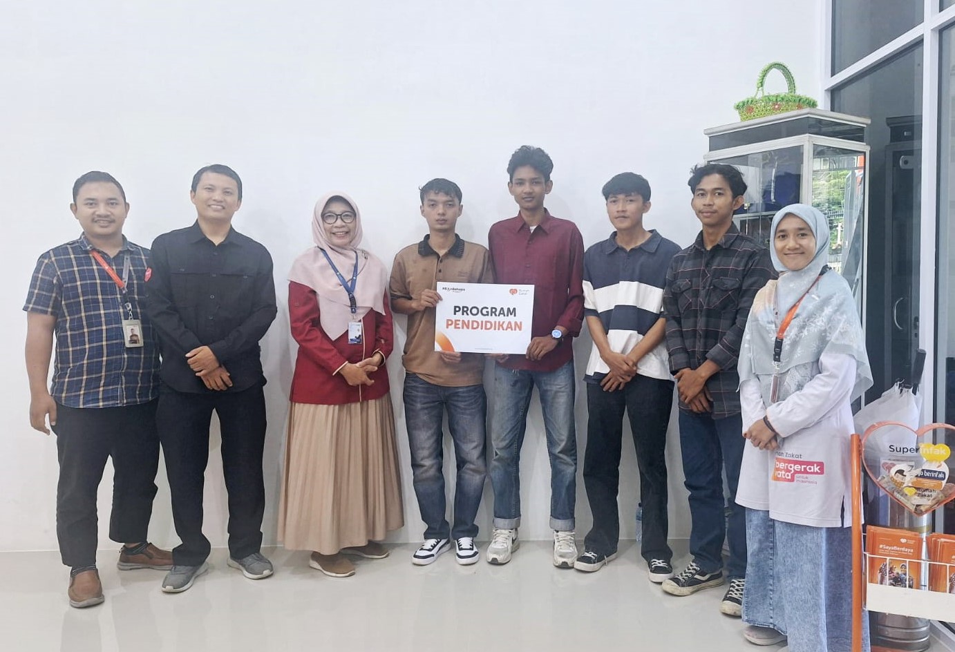 Rumah Zakat Provinsi Sumbar, Salurkan Beasiswa Pendidikan Bagi Mahasiswa FPIK-UBH