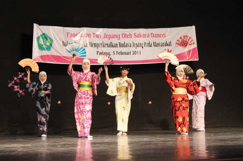 Sakura Dance-UBH Unjuk Kebolehan di Taman Budaya