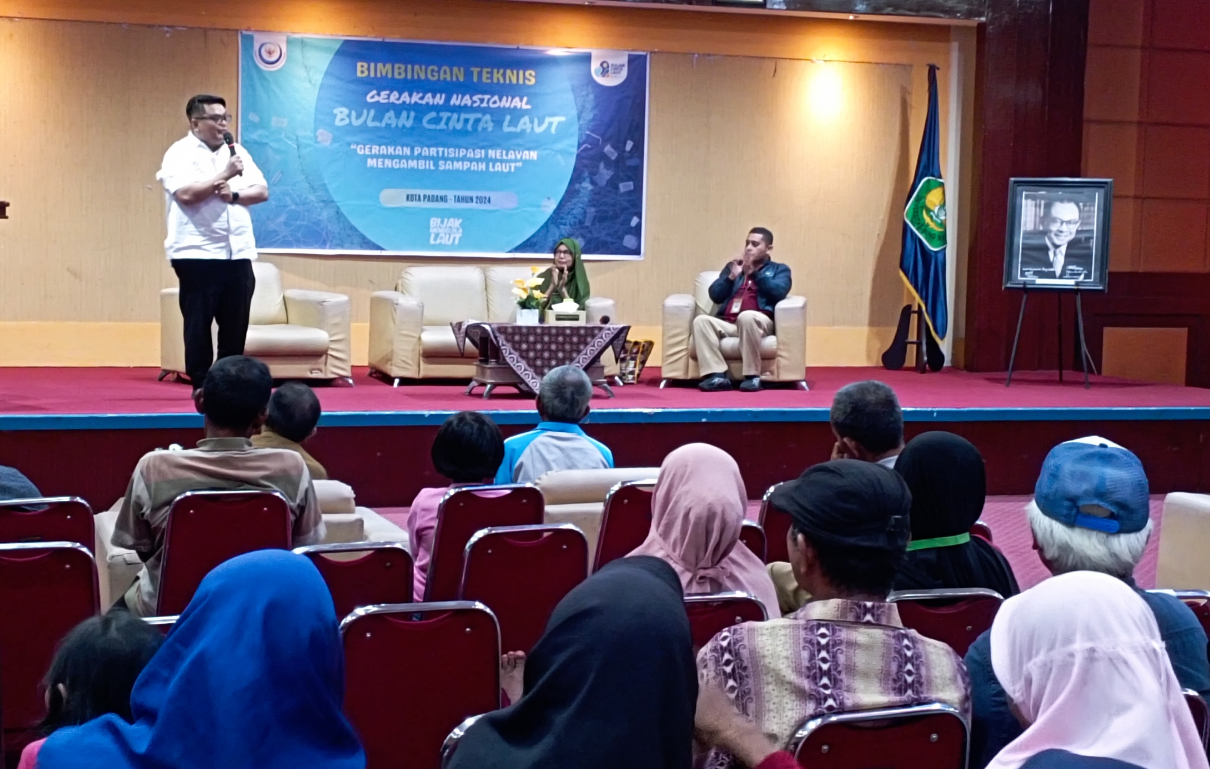 Puluhan Nelayan Ikuti Bimtek Bulan Cinta Laut di Universitas Bung Hatta