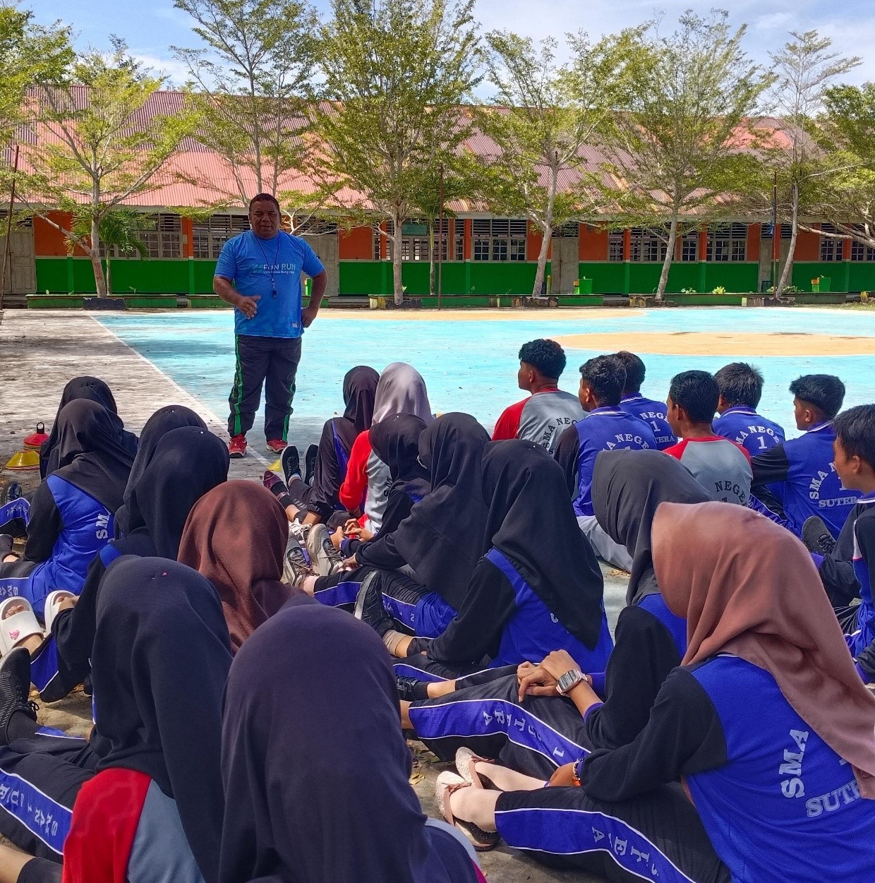 Tim PKM Prodi Penjaskrek FKIP Berikan Pelatihan Pembelajaran Senam