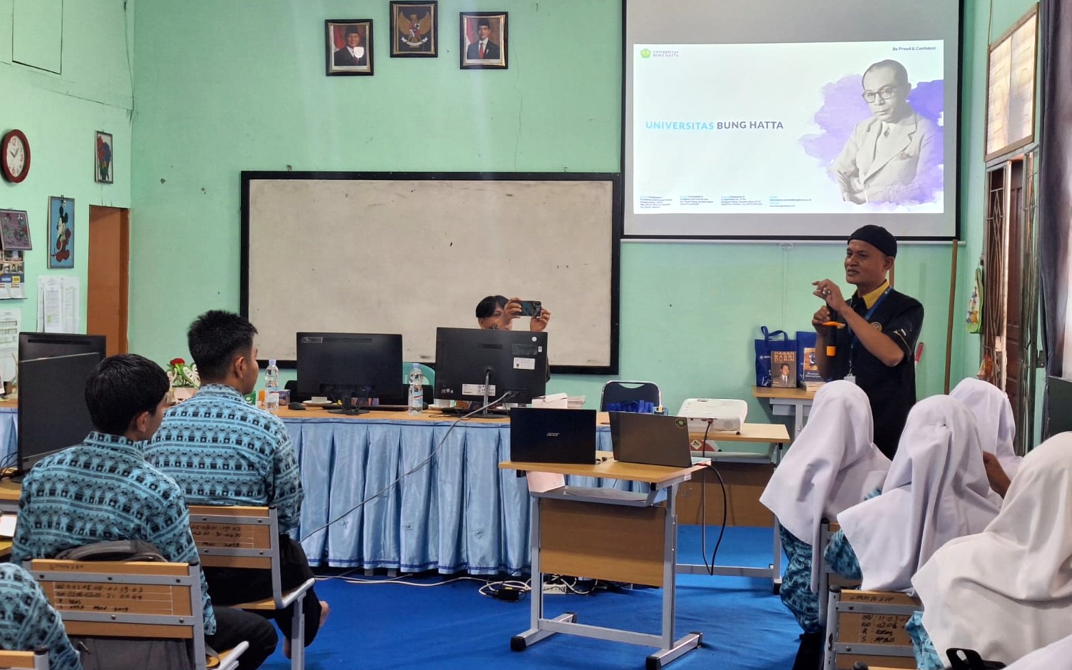 Asah Kemampuan Menulis, Universitas Bung Hatta dan SMAN 3 Padang Panjang Gelar Pelatihan Menulis Kreatif