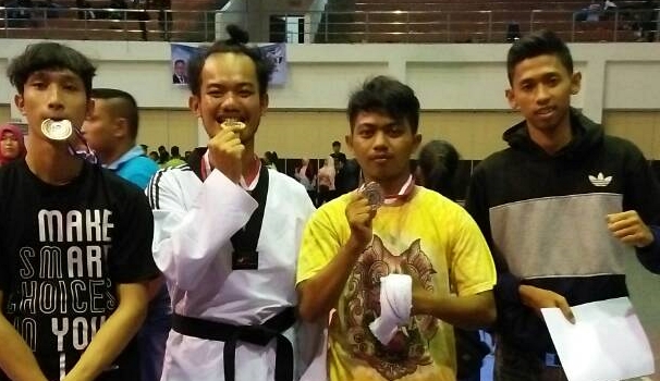 3 Atlit Taekwondo Universitas Bung Hatta Raih Juara