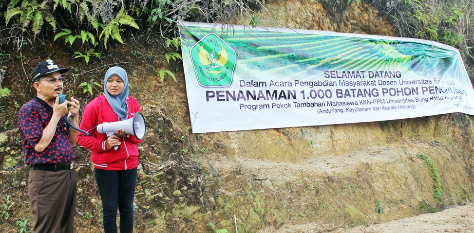 Bupati Padang Pariaman Ikut Tanam Pohon Bersama Mahasiswa KKN-PPM UBH