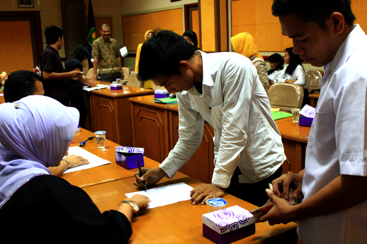 41 Mahasiswa UBH Asal Mentawai Terima Beasiswa Pemda Mentawai