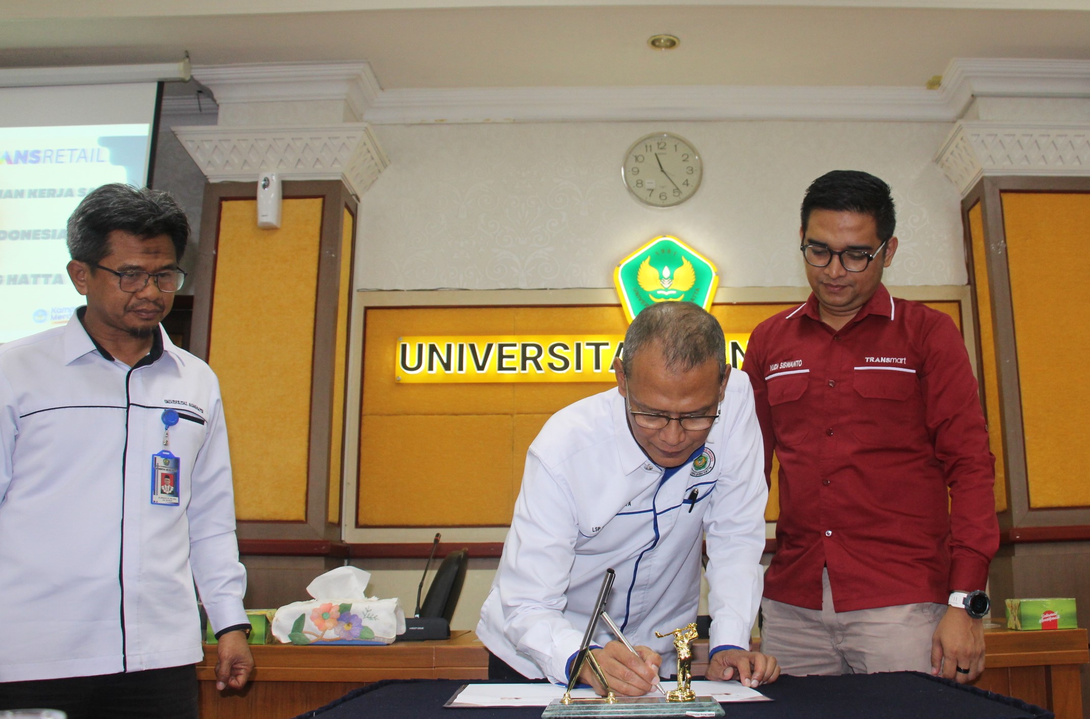 Kerjasama dengan Universitas Bung Hatta, PT. Trans Retail Indonesia Tandatangani Naskah MoU