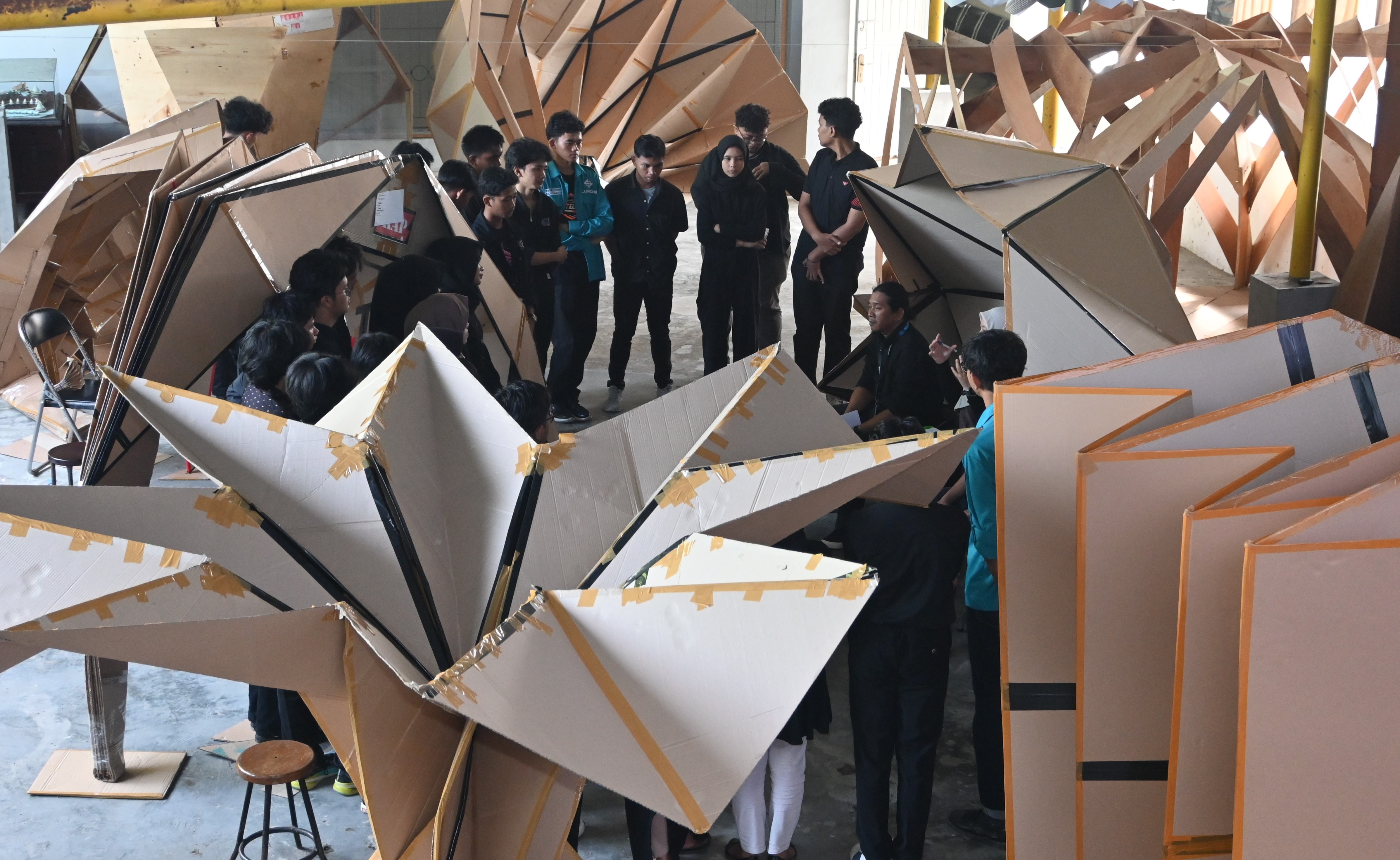 Keren !! Mahasiswa Arsitektur UBH Helat Pameran Karya Ujian Akhir Semester Kuliah Dasar-Dasar Desain I