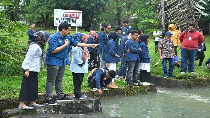 Mahasiswa Universitas Bung Hatta Observasi dan Praktik Lapangan di Area Konservasi Ikan Bilih PT Semen Padang