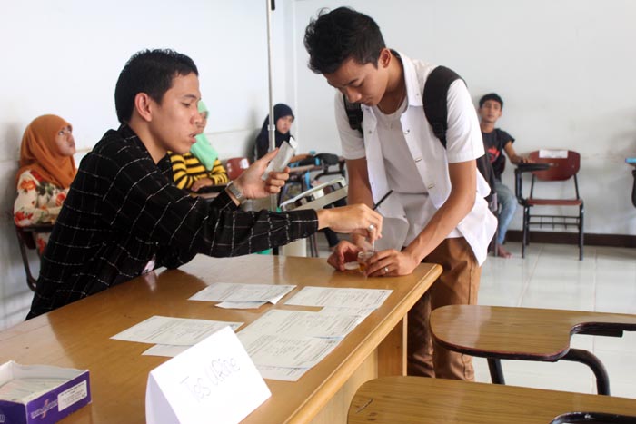 Calon Mahasiswa UBH Wajib Tes Urine