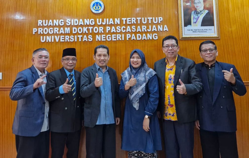 Dr. Rieke Alyusfitri, S, Si, M. Si., Doktor Baru di Pendidikan Guru Sekolah Dasar Universitas Bung Hatta