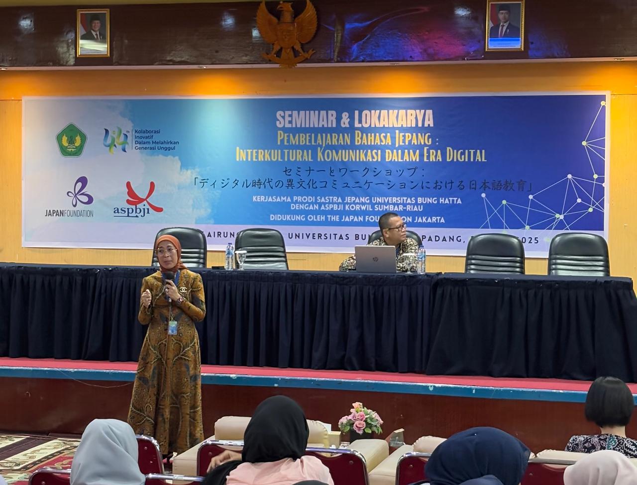 Prof. Dr. Diana Kartika Perkenalkan Aplikasi Likari dalam Pembelajaran Bahasa Jepang