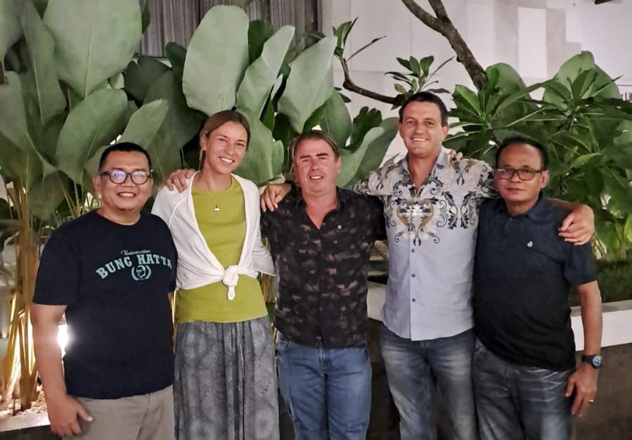 Dr. Harfiandri Damanhuri, S.Pi., M.Sc. Dosen FPIK Jadi Mitra Program Transplantasi Terumbu Karang di Pulau Siniai Mentawai