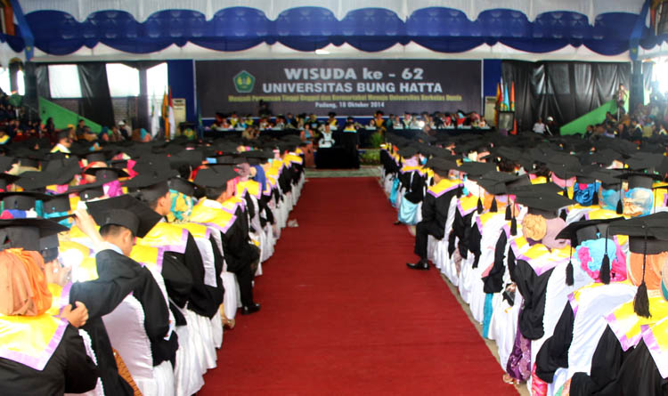 Wisuda ke-62, Alumni UBH Harus Siap Hadapi MEA 2015